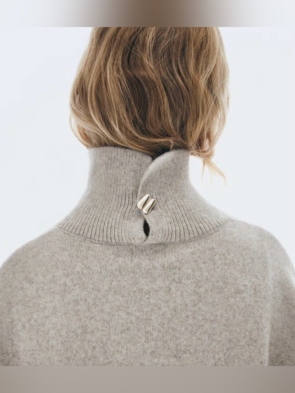 H&M Oversized Mock-Turtleneck
Knit Sweater with Side Slits